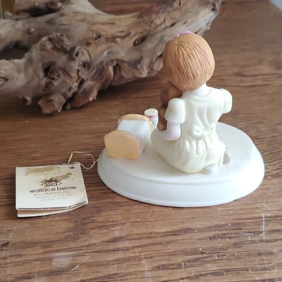 Vintage 1981 "Moments to Remember" Nite-Nite by Wallace Berrie & Co. Inc #3308 - Picture 2 of 7